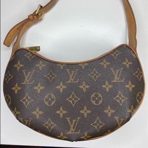 Louis Vuitton Pochette Croissant monogram